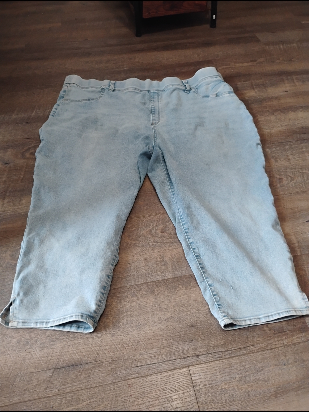 Classic Light Wash Women’s Jeans Capris By Tara And Sky 4X (26 - 30)